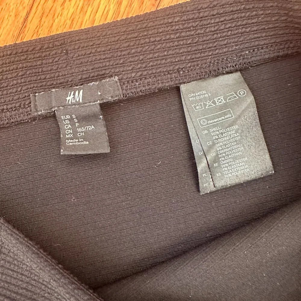 H&M Black Textured Bodycon Mini Skirt - Picture 4 of 4